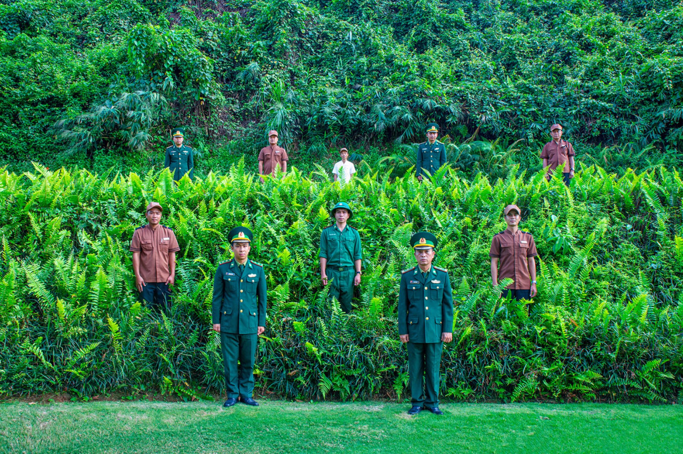 Border control officers, Laguna Lăng Cô
